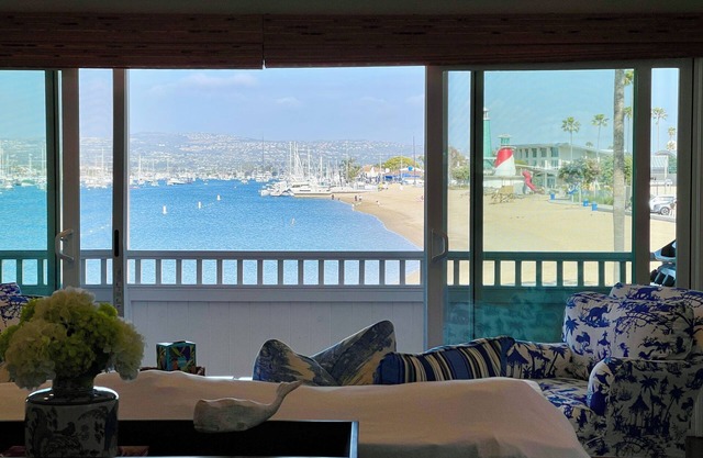 LUX Beachfront Casa de Balboa 229 w/AC - Best Loca