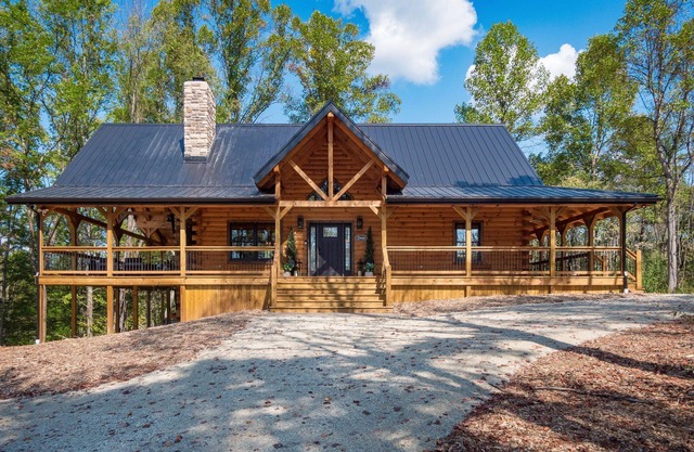 Lux Cabin in Hocking Hills~Pickleball~Theatre~Sauna~Gym~Dog Friendly~Sleeps 18