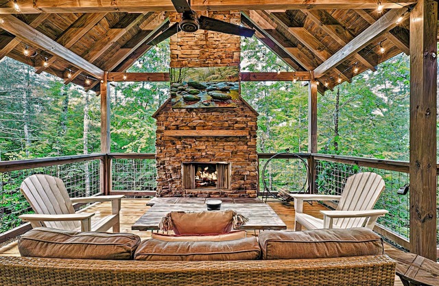 Lux Cabin w/Heated Pool/Hot Tub/Fire Place/Theatre Rm/Game Rm/5 miles to Prkwy