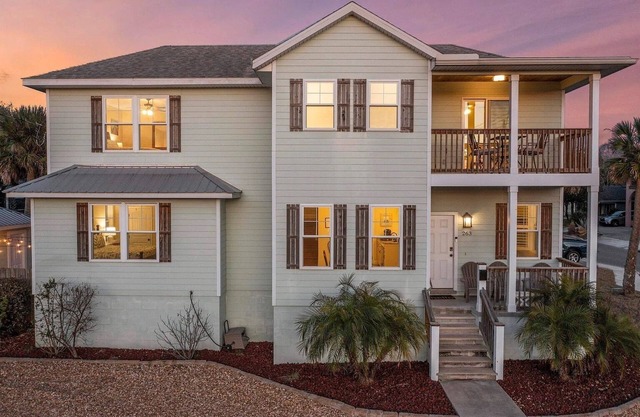 Lux Downtown St. Augustine Home – Walk to Sites, Pvt Parking, Pet Friendly, BBQ