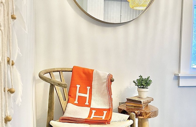 LUX Lake-house + Pool near BOSTON 4bed2bath Complimentary Parking+Wifi+Lakeview