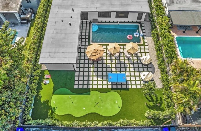 Lux Modern Villa w/Pool, Gym, Game Room, and Mini Golf, Near Beach and Casino