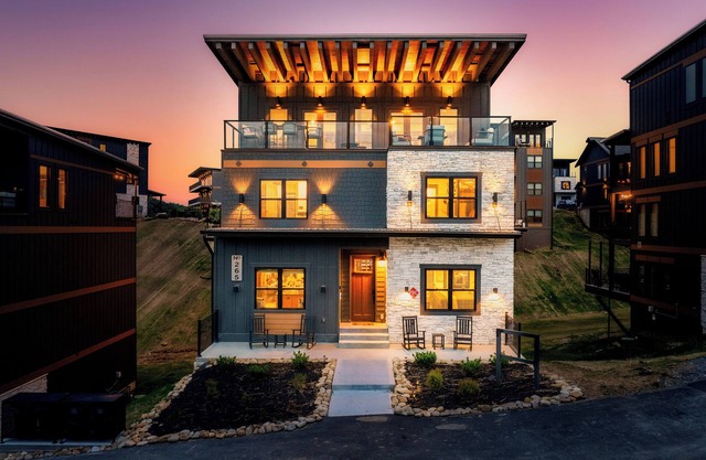 Lux Rooftop Cabin w/Indoor Pool, Hot Tub, Theatre, Water Park & Games-Sleeps 22