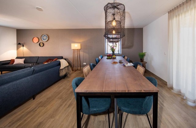 Luxe 20p - Ten Bedroom Villa, Sleeps 20