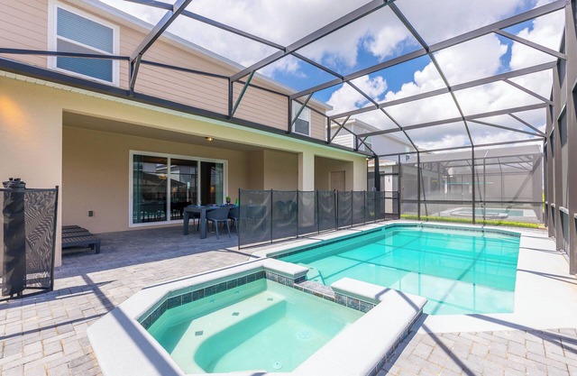 Luxe 8BR Villa w/Pool, Spa & Chef's Kitchen - 16264WC