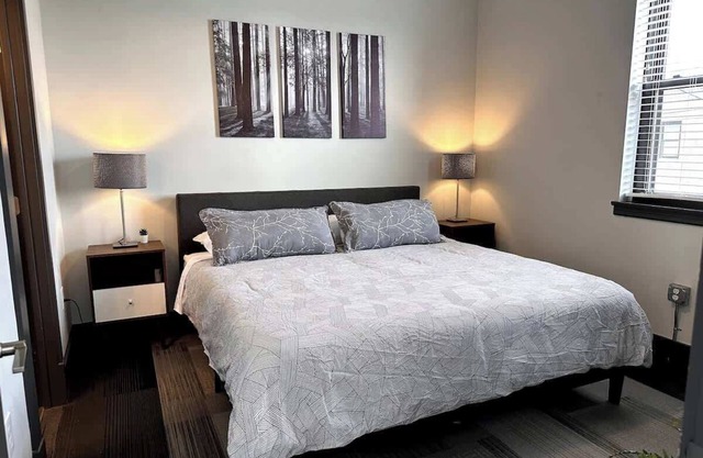 Luxe downtown loft | arts & ale walkable