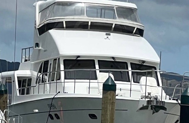 LUXERY LAUNCH (BERTHED)