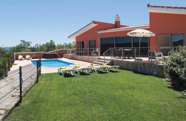 luxiourious villa with Jaquzzi & fantastic views