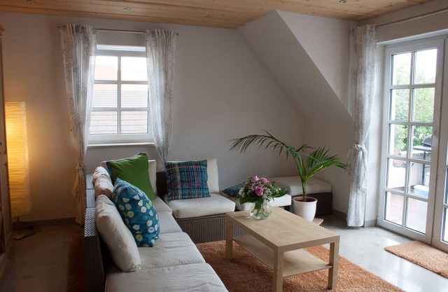 Luxuriöse Ferienwohnung im Landhausstil mit 2 Schlafzimmern und Balkon