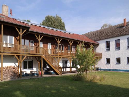 Luxuriöse Ferienwohnung in Boddin mit Garten