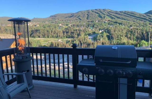 Luxurious mountain cottage - Valinouet Québec - 12 people