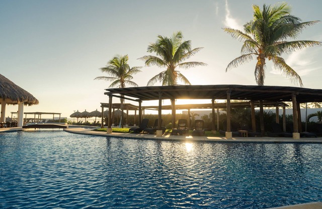 luxurious 3-bedroom condo