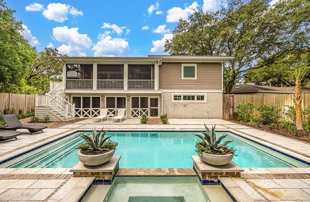 Luxurious 4-Bedroom Inlet Villa with Private Pool in East Beach, Saint Simons Island
