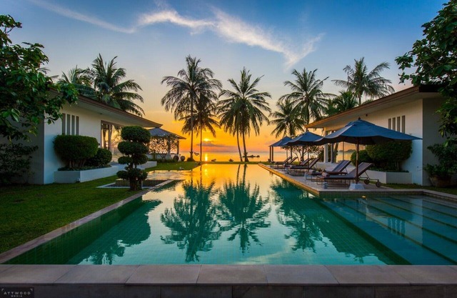 Luxurious 5BR Beachfront Villa | Taling Ngam