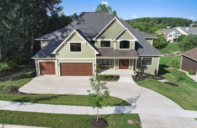 Luxurious 7000 SqFt Mansion, Chef’s Kitchen, 800 SqFt Deck, 1200 SqFt Patio