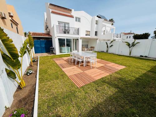 Luxurious And Modern Family Home