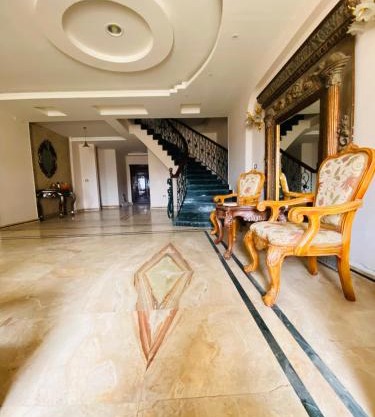 Luxurious Duplex, 5K Premium Housing!