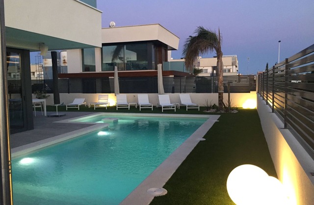 Luxurious enjoyment within walking distance of the sea, incl private swimming pool & jacuzzi