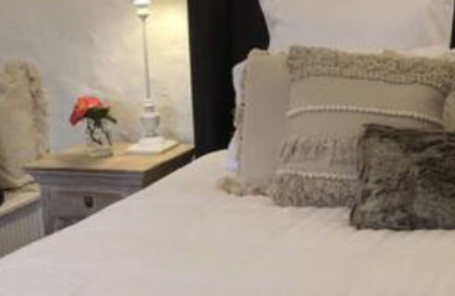 LUXURIOUS Gorgeous Cottage - In the Heart of Adelaide Hills