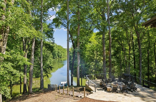 Luxurious lake house on Tim’s Ford Lake