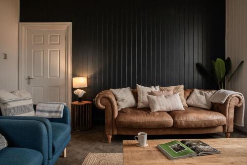 Luxurious Manor House with Sea Views - Sleeps 10