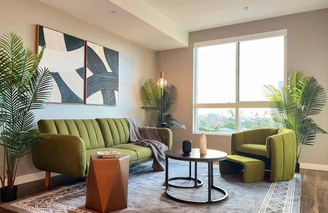 Luxurious Mid-Hollywood (City View+Free Parking) 10min to Universal Studios