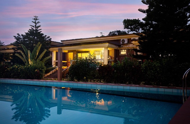 Luxurious Modern 2 Bedroom & 2 Bath Pool Villa- in Nerul near Candolim/Calangute