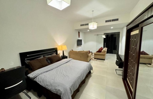 Luxurious Modern Apartment with Patio, Kitchen, Pool