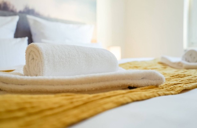 Luxurious old building for 8 guests with comfortable box spring beds