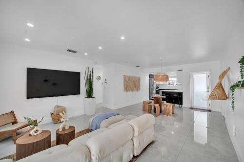Luxurious Pool House Meets Tulum at Casa Azul