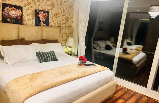 LUXURIOUS ROOM WITH LOVELY VALLEY VIEW