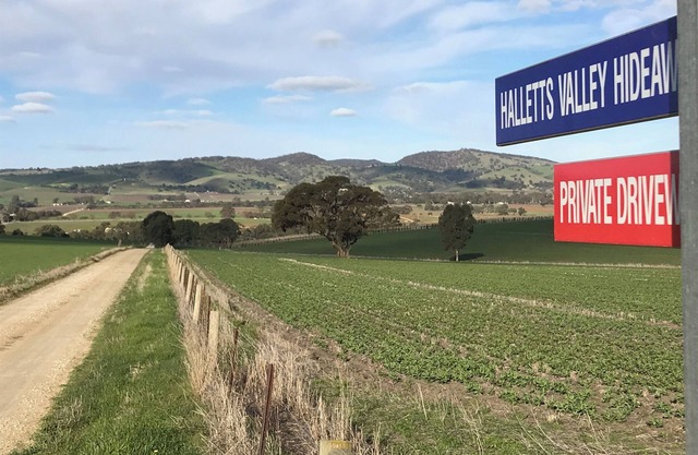 Luxurious secluded cottage B&B amidst vineyards in the beautiful Barossa Valley.