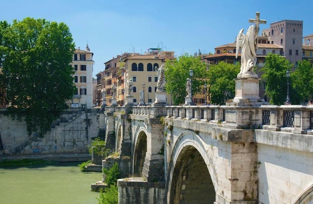 Luxurious & Spacious Stay in the Heart of Rome – Perfect for Families & Friends