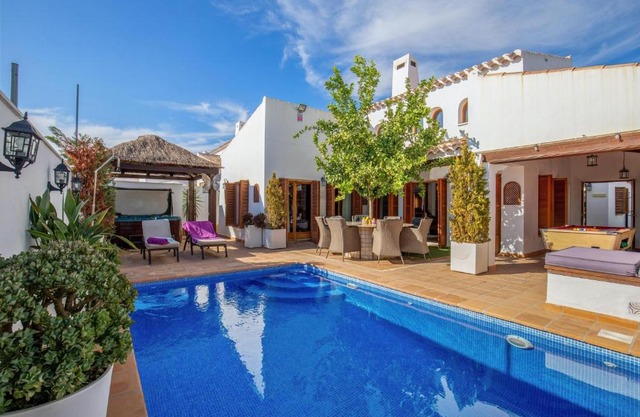 Luxurious Villa in Baos y Mendigo, Spain - Perfect for Families and Groups