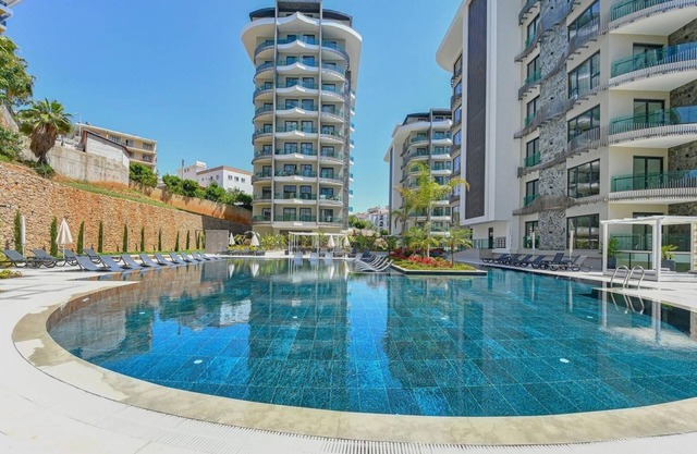 Luxury 1+1 Bedroom Apartment in Alanya 5 Min Walk to Beach Pool, Spa & Security