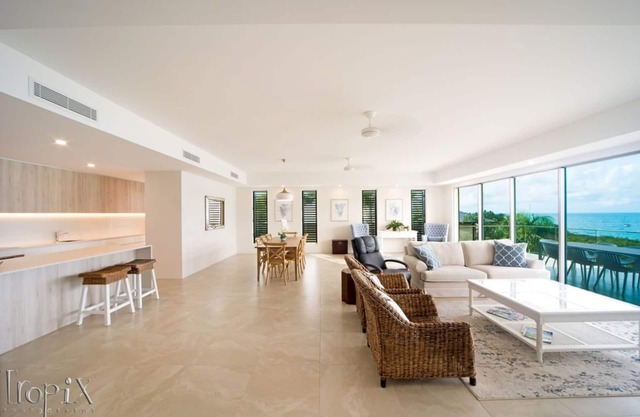 Luxury 1 bedroom apartment in Central Airlie with the best views