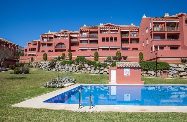 Luxury 100m² Sea View Apartment with Pool, Wi-Fi & Terrace