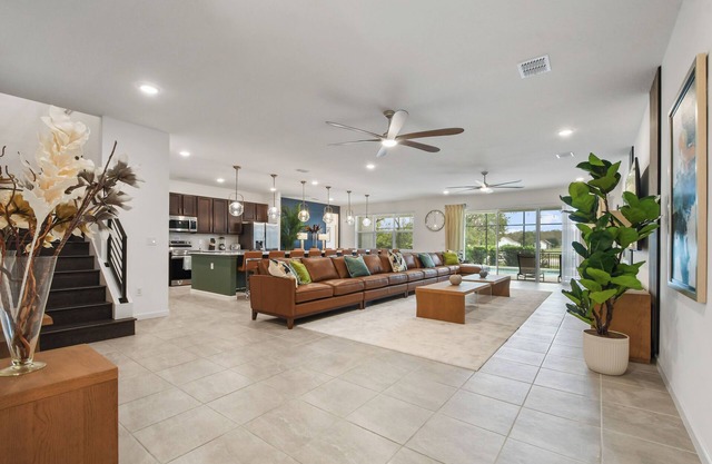 Luxury 15-Bedroom home with Pool, Spa, Theater & Near Theme Parks