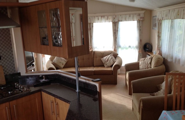 Luxury 2 bed caravan in Bognor Regis, sleeps 4