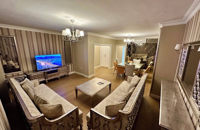 Luxury 2 bedroom king suite -walk to Blue mosque