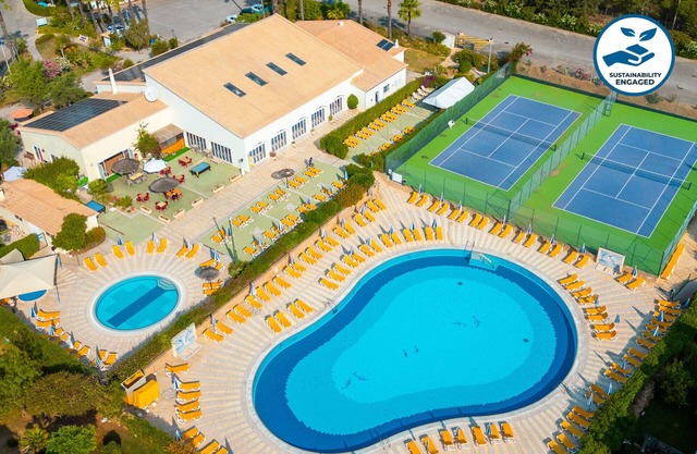 Luxury 2BR Apt w/Pools & BBQ – Portimão/Alvor