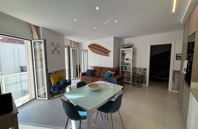 Luxury 3-bedroom apartment in the historic center of Nazaré, 80 m from the beach