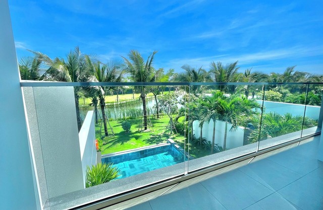 Luxury 3-Bedrooms Pool villa SANCYUARY HO TRAM resort,Cooking,BBQ & Pets allowed