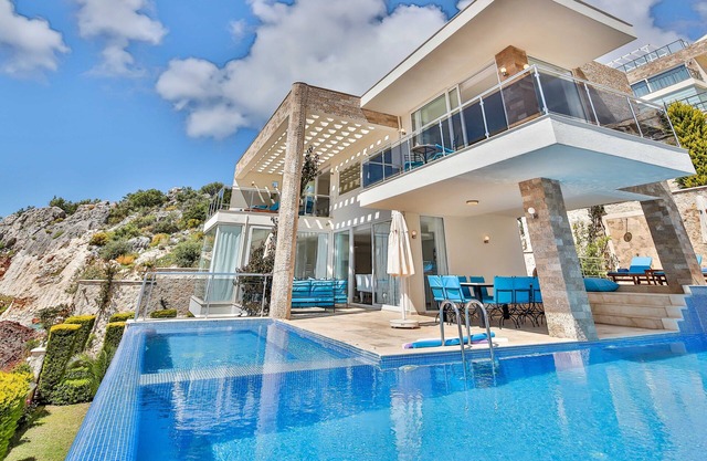 Luxury 4 Bedroom Villa In Kalkan. Private Heated Pool, Table tennis & Pool Table