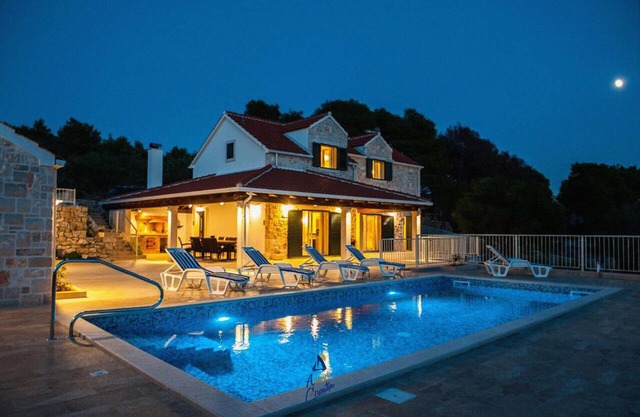 Luxury 4BR Seafront Villa with Heated Pool