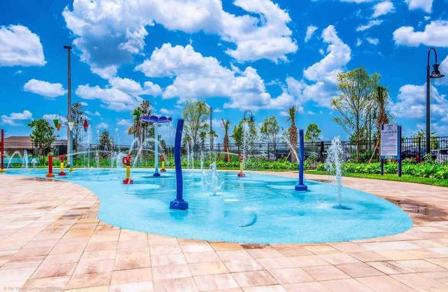 Luxury 5 BR at Disney Universal free heated pool high chair stroller playpen