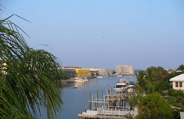 Luxury 5-Star Waterfront: Spacious 3 BR/Ba w/Pool, Hot Tub, Views! Walk to All