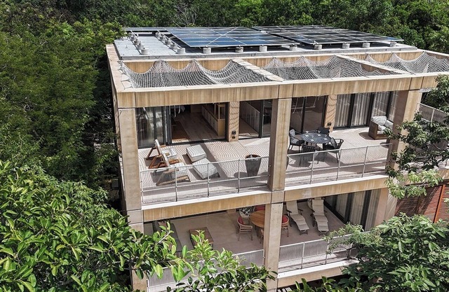 Luxury 5BR Villa with Pool, Terraces & Golf Privileges