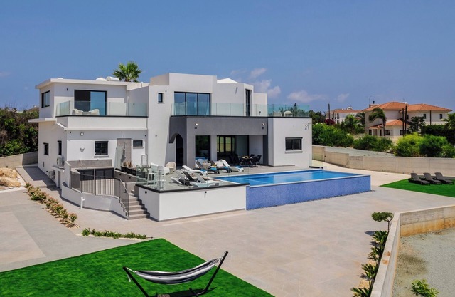 Luxury 7-bedroom villa with panoramic sea view & saltwater pool!