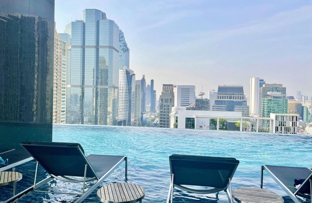 *Luxury Apartment | Infinity Pool | Balcony | Gym*